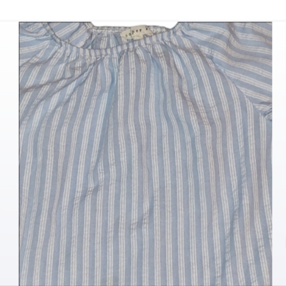 Copper Key Little Girls Blue and White Top With Flutter Sleeves Size S - Picture 2 of 6